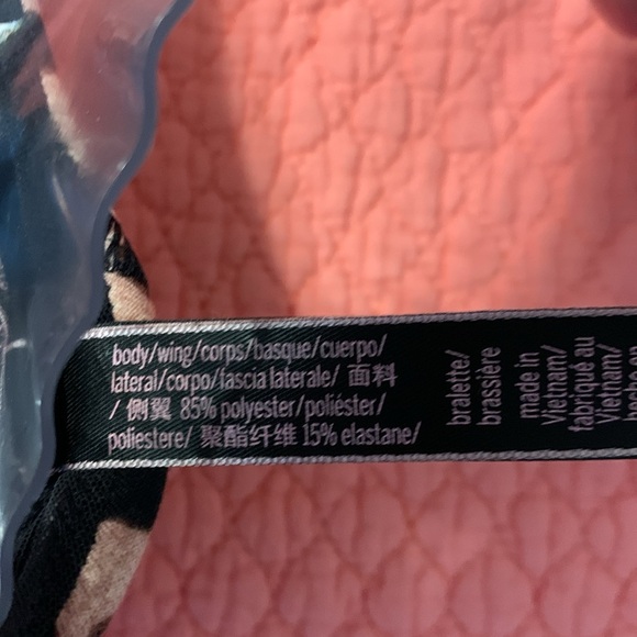 Victoria Secret Sports Bra - Picture 6 of 11